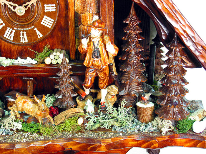 Kuckucksuhr "Jagdhaus, Jäger, Bär" - VdS prämiert 2006 – Bild 7