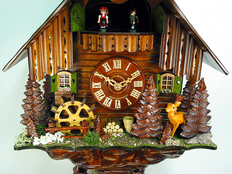 8-Tag Kuckucksuhr Chalet Musik: Schwarzwaldhof mit Rehbock – Bild 6