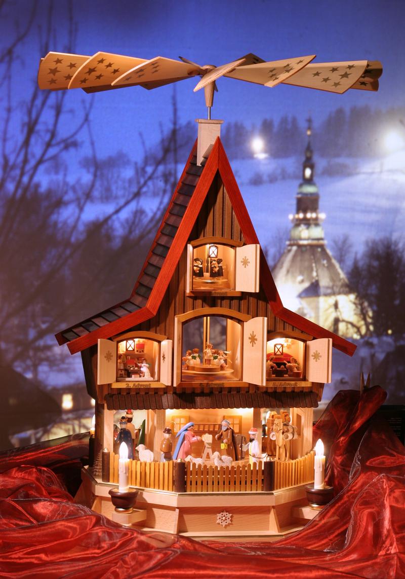 Richard Glaesser Pyramide Adventshaus bunt mit Heiliger Familie, elektrisch beleuchet und betrieben, aus Seiffen im Erzgebirge – Bild 3